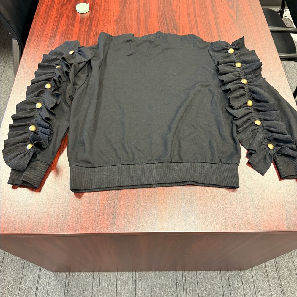 Chic Black Ruffled Sleeve Sweatshirt With Removable Ruffle - Picture 2 of 6
